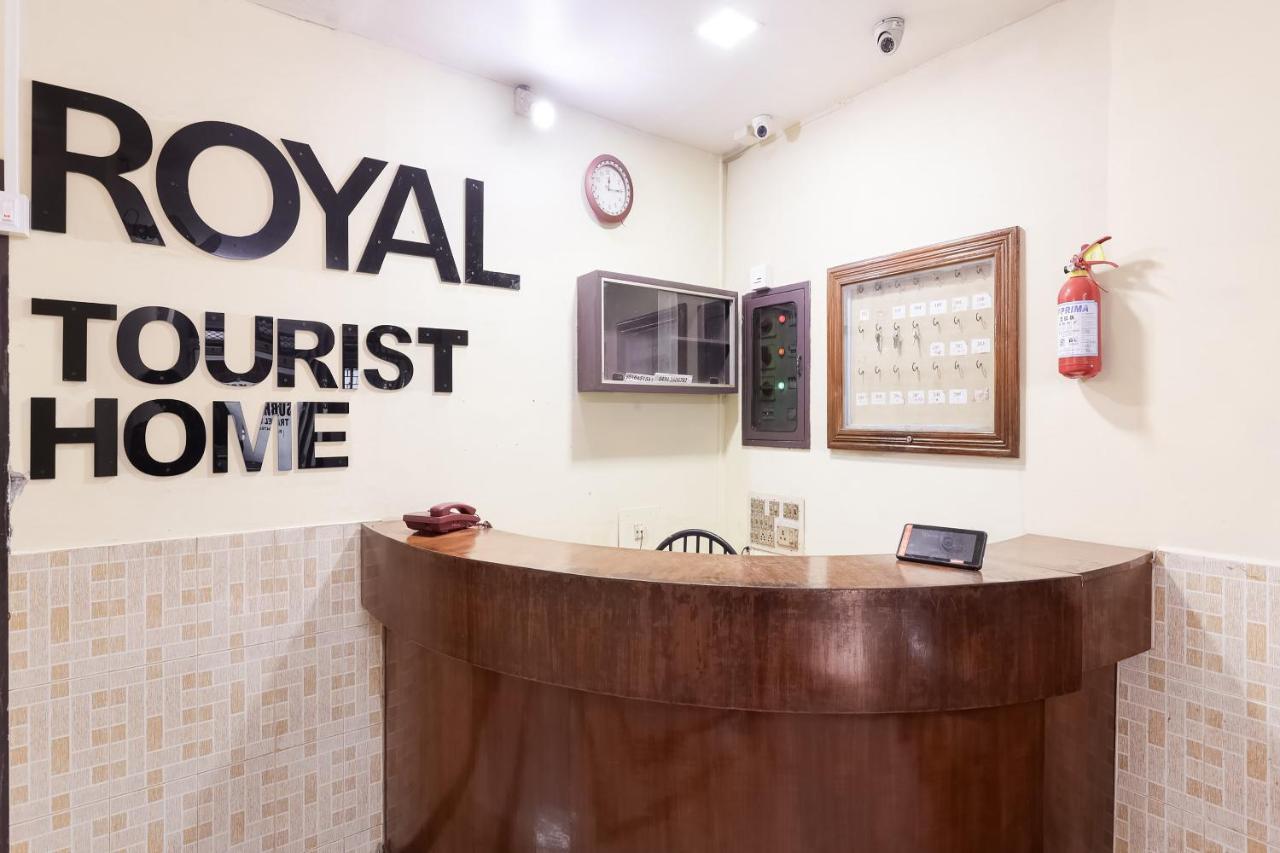 Spot On 60665 Royal Tourist Home Valāncheri Exterior photo